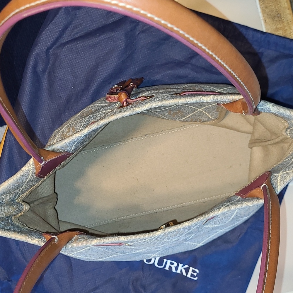 Dooney & Bourke Handbag, Pre-loved. - Picture 10 of 12